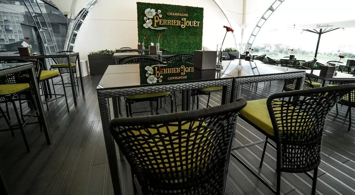 "Ember Restaurant & Bar" Барные столы и стулья из веревки от ООО Фокси крафт, на террасе