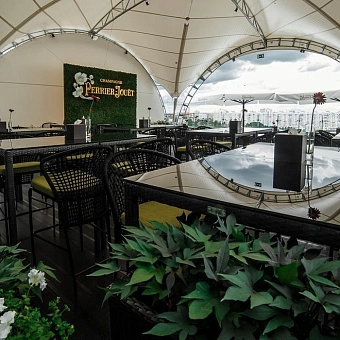 Комплекты барной мебель из веревки на террасе 