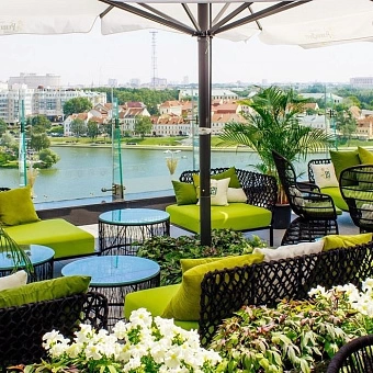 Плетеная мебель из веревки от FILINI на террасе "Ember Restaurant & Bar" Минск