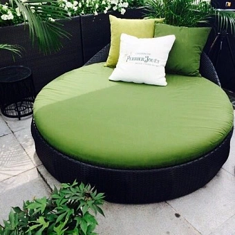 Круглый плетеный диван на террасу на заказ у производителя ООО Фокси крафт Минск